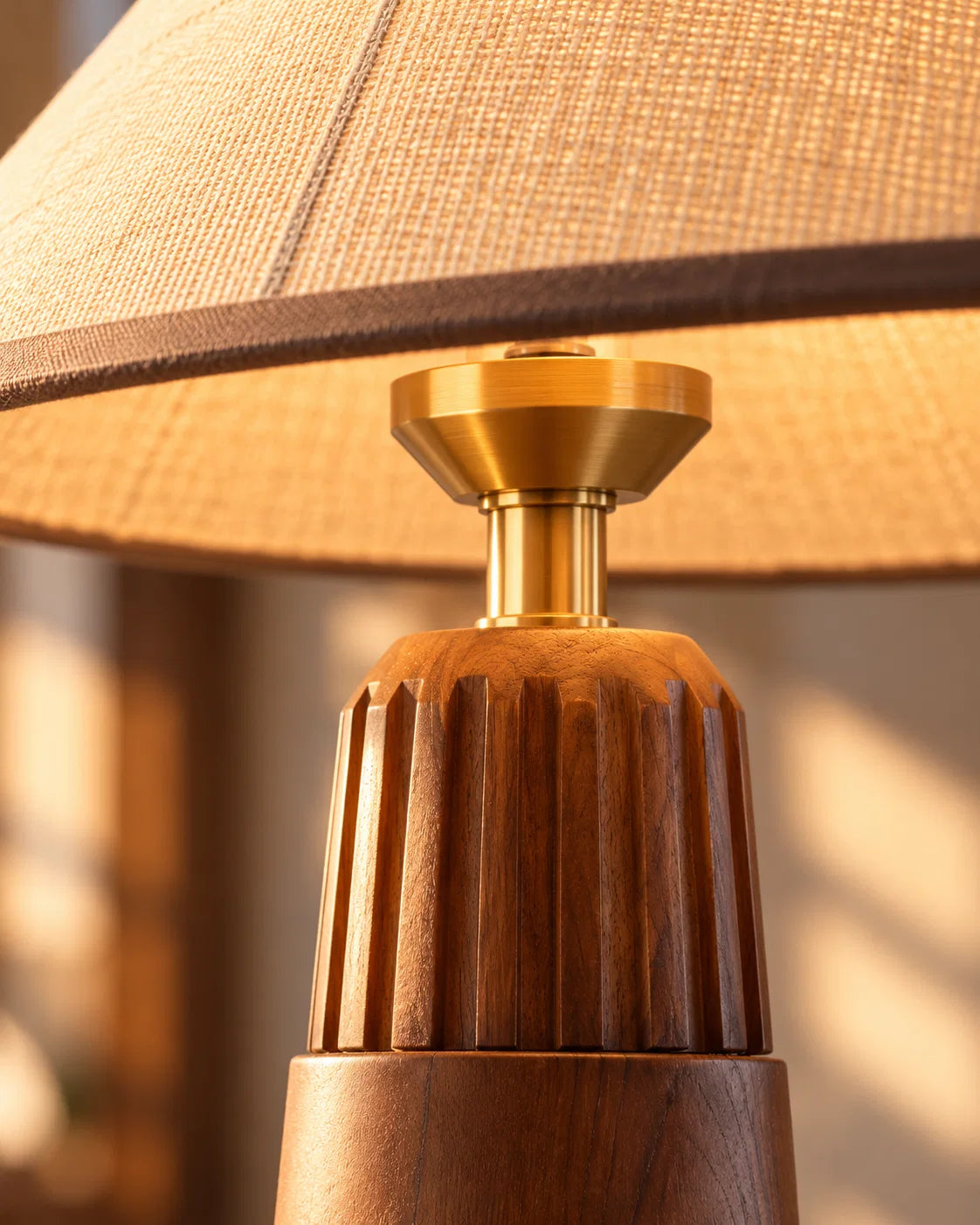Yue Ash Wood Table Lamp