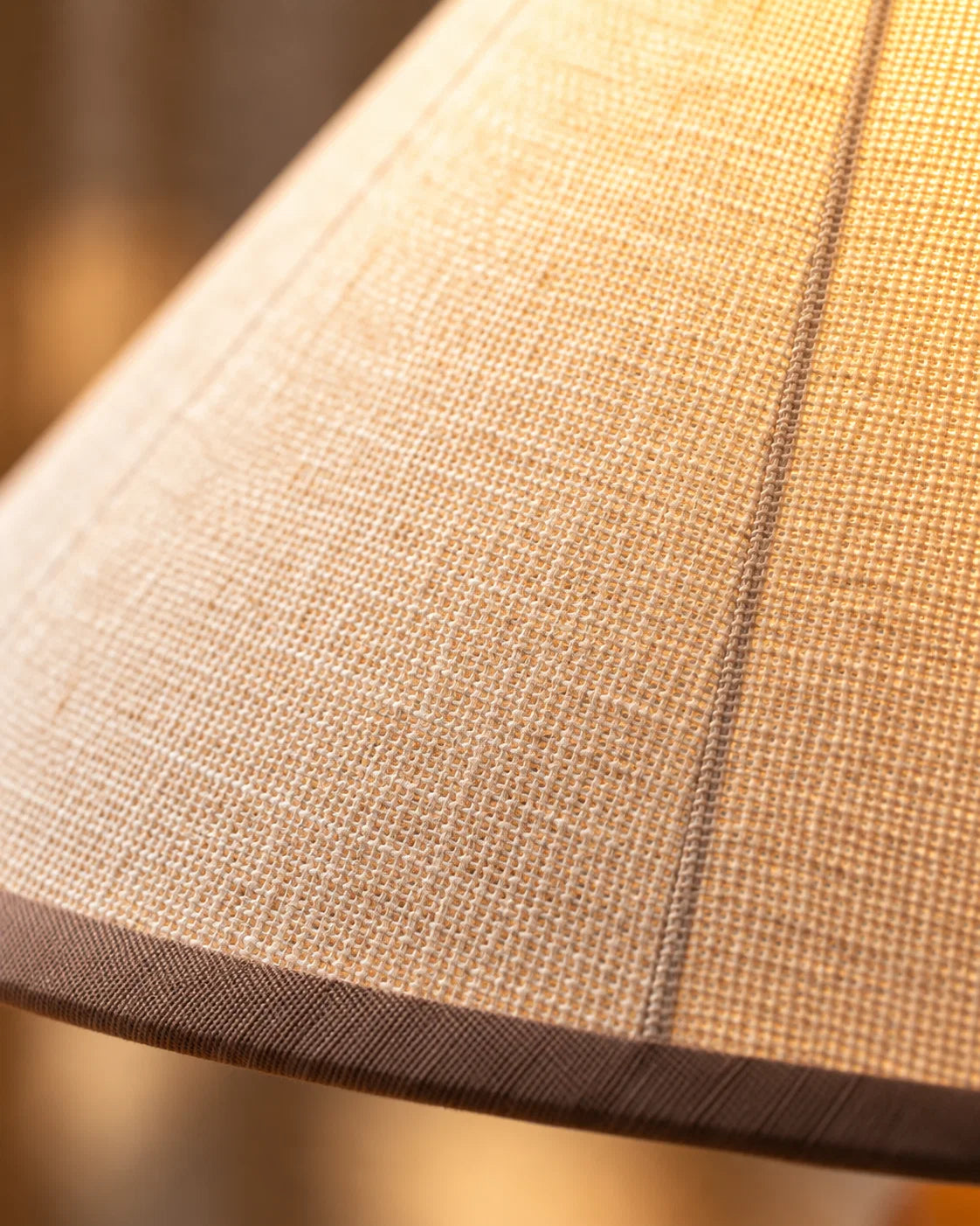 Yue Ash Wood Table Lamp