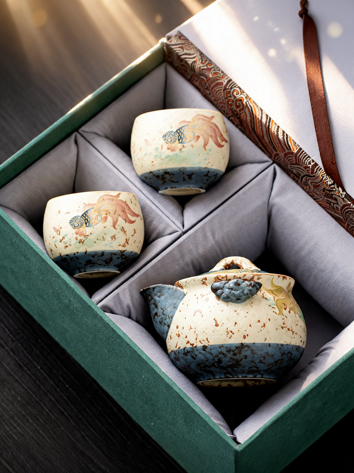 Jinyu Mantang teapot handle and spout detail