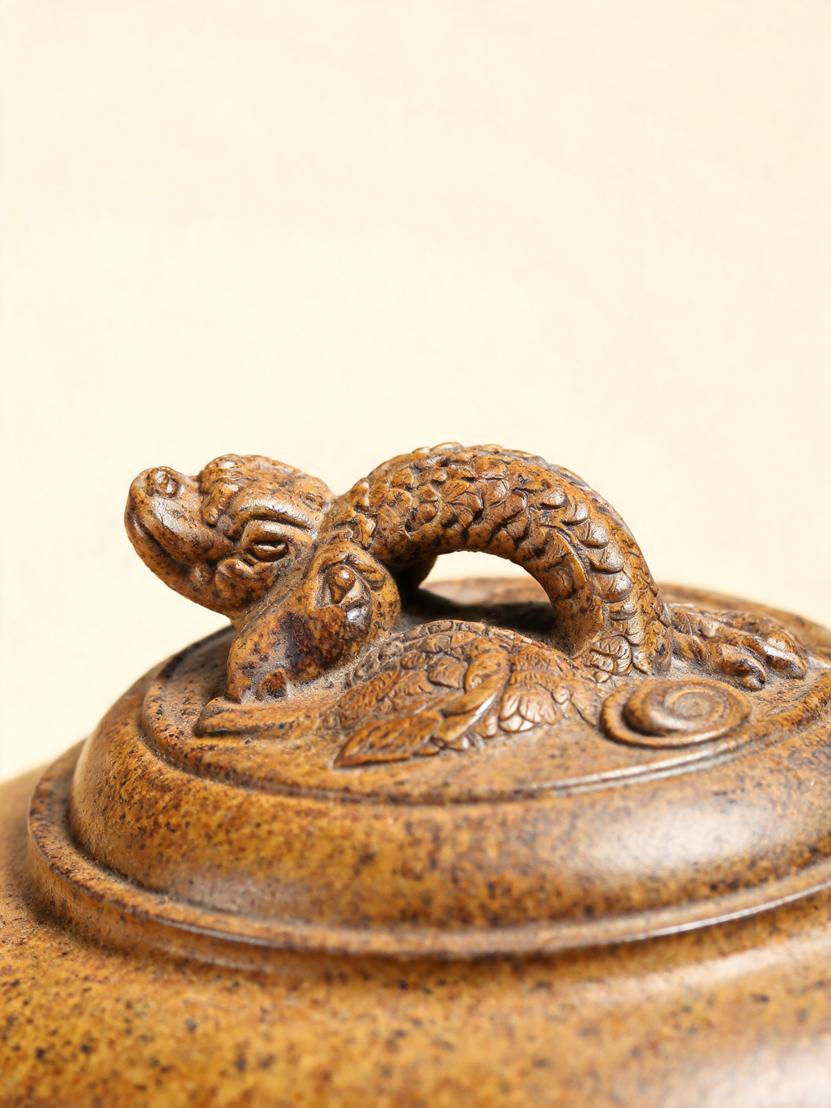Ling Bao Teapot fine sandy mineral clay texture