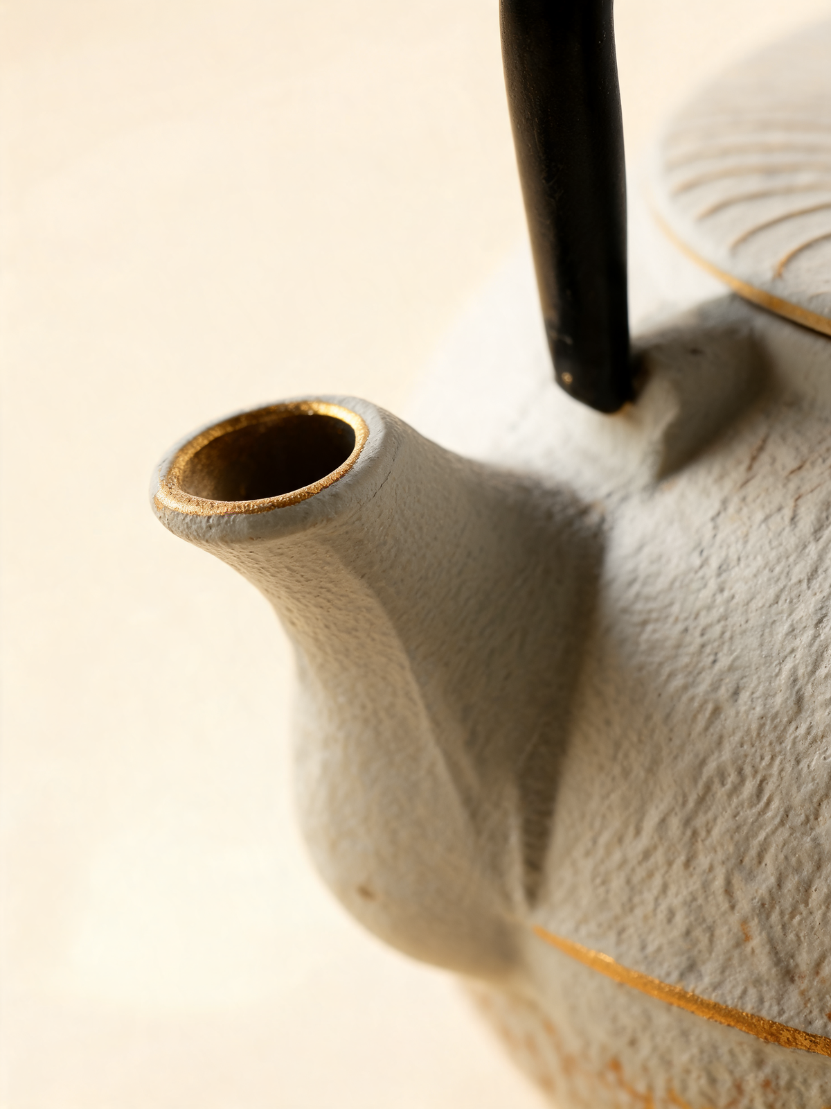 Uzu cast iron teapot enamel lined interior