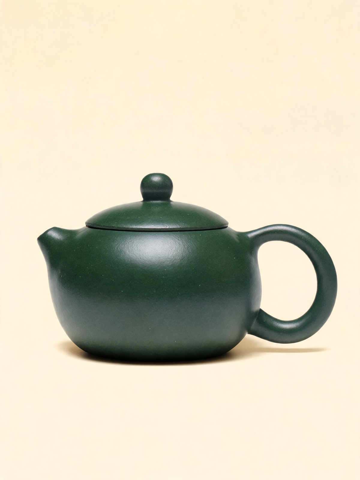 Xishi teapot in rounded green Luni clay